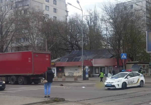 Смертельное ДТП на Пасху: в Пересыпском районе Одессы погибла женщина Смертельное ДТП на Пасху: в Пересыпском районе Одессы погибла женщина