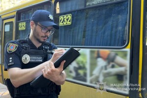 Утренний удар по остановке в Одессе: получили осколочные ранения люди