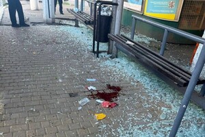 Утренний удар по остановке в Одессе: получили осколочные ранения люди