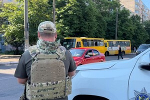 Утренний удар по остановке в Одессе: получили осколочные ранения люди